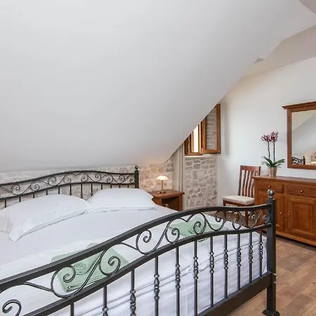 Ferienhaus Mit Privatpool Fuer 8 Personen Ca 135 Qm In Loviste, Dalmatien Sueddalmatien 펜션 *