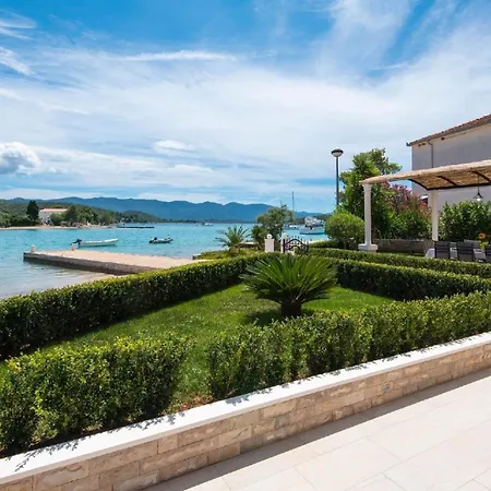 Ferienhaus Mit Privatpool Fuer 8 Personen Ca 135 Qm In Loviste, Dalmatien Sueddalmatien * 로비스테