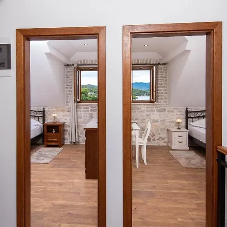 Ferienhaus Mit Privatpool Fuer 8 Personen Ca 135 Qm In Loviste, Dalmatien Sueddalmatien *